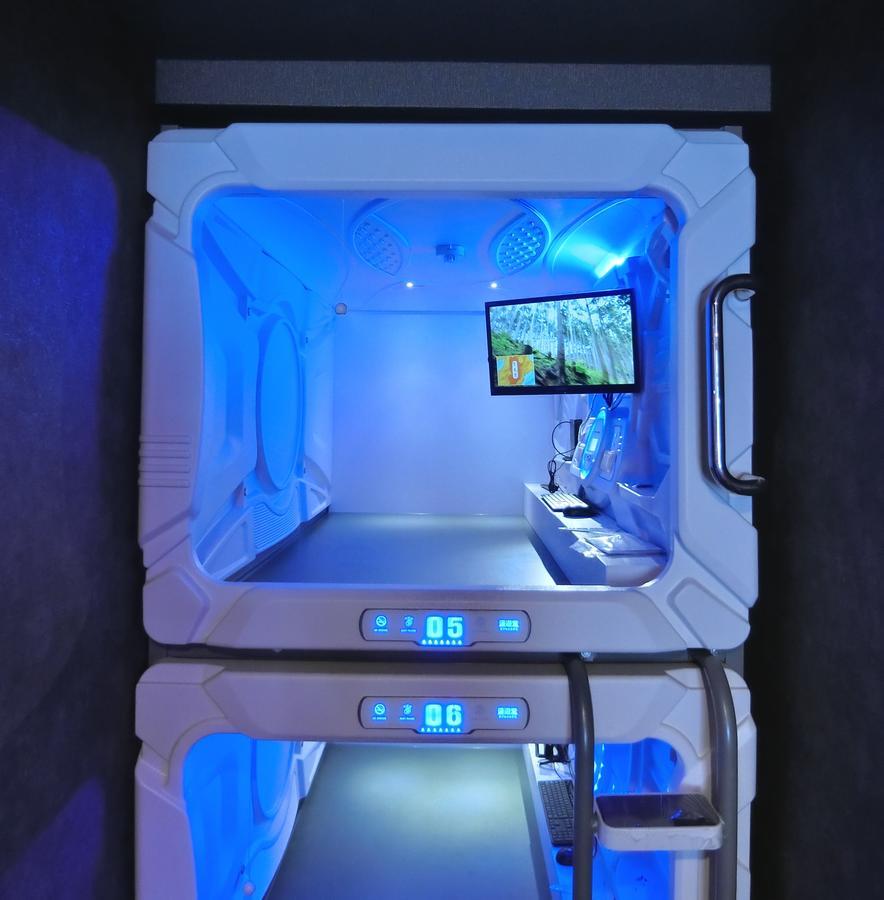 Capsule Hotel Manyudo Kyoto Exterior photo